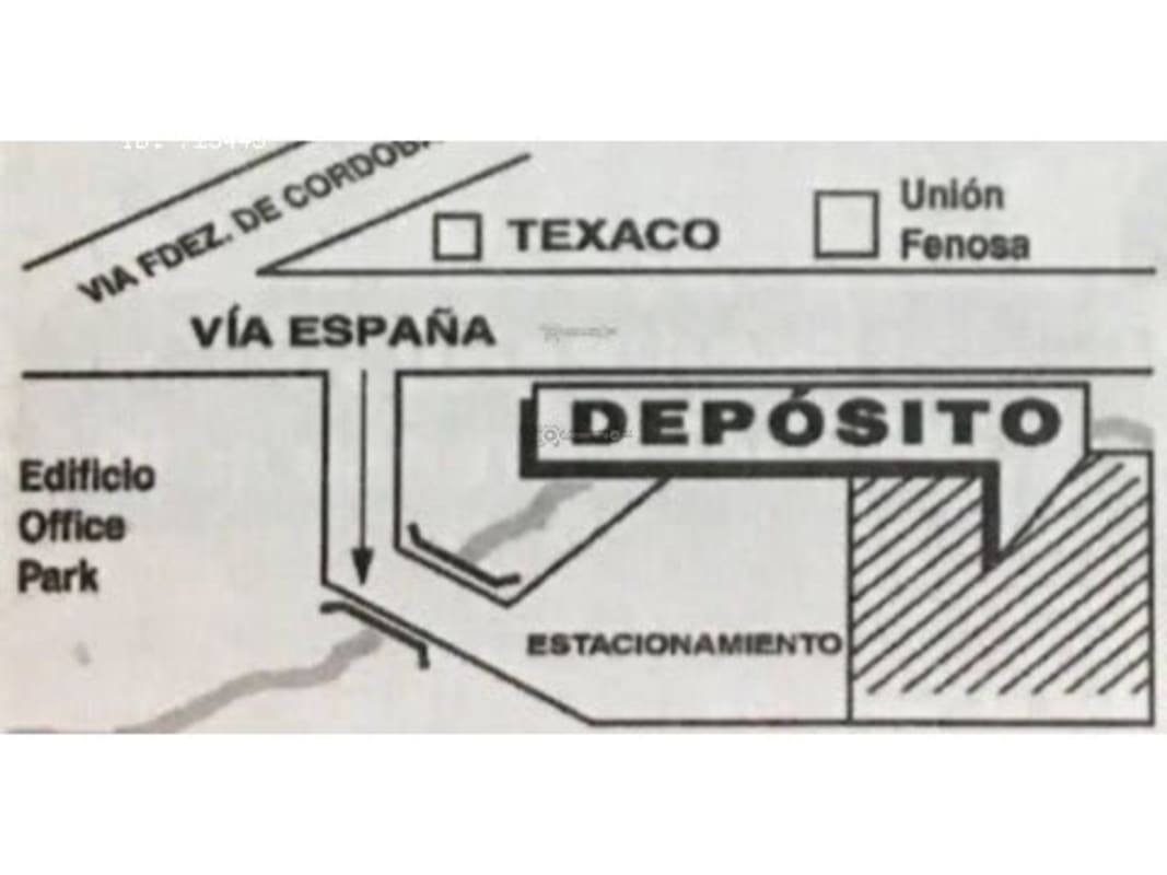 Site map showing commercial warehouse location near Avenida Fernández de Córdoba on Vía España Panama