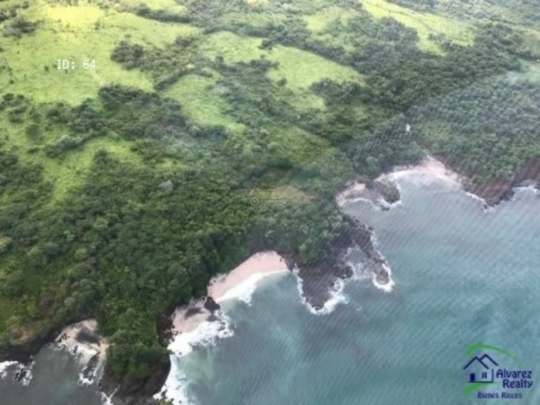 Pearl Islands real estate with white beaches and jungle Isla del Rey, Panama