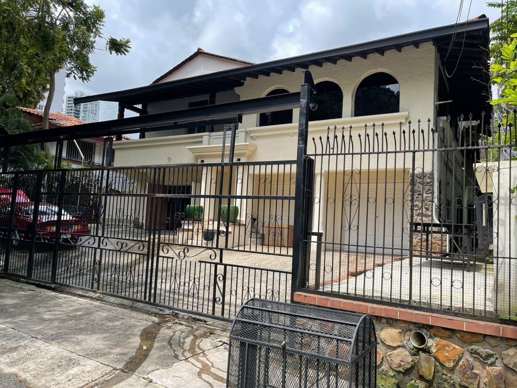 Second floor balcony and multiple offices in commercial house Bella Vista Panama City