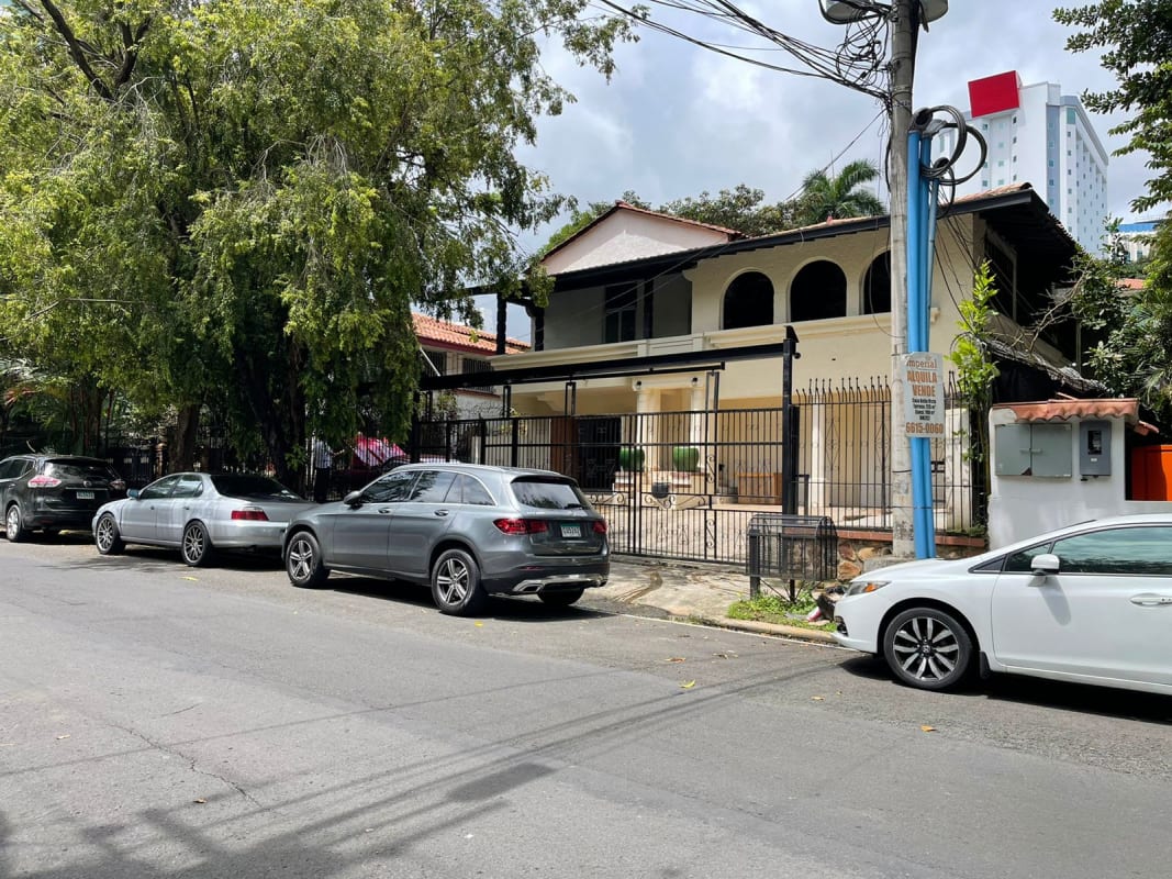 Conference room with ample lighting in commercial office building Bella Vista Panama City