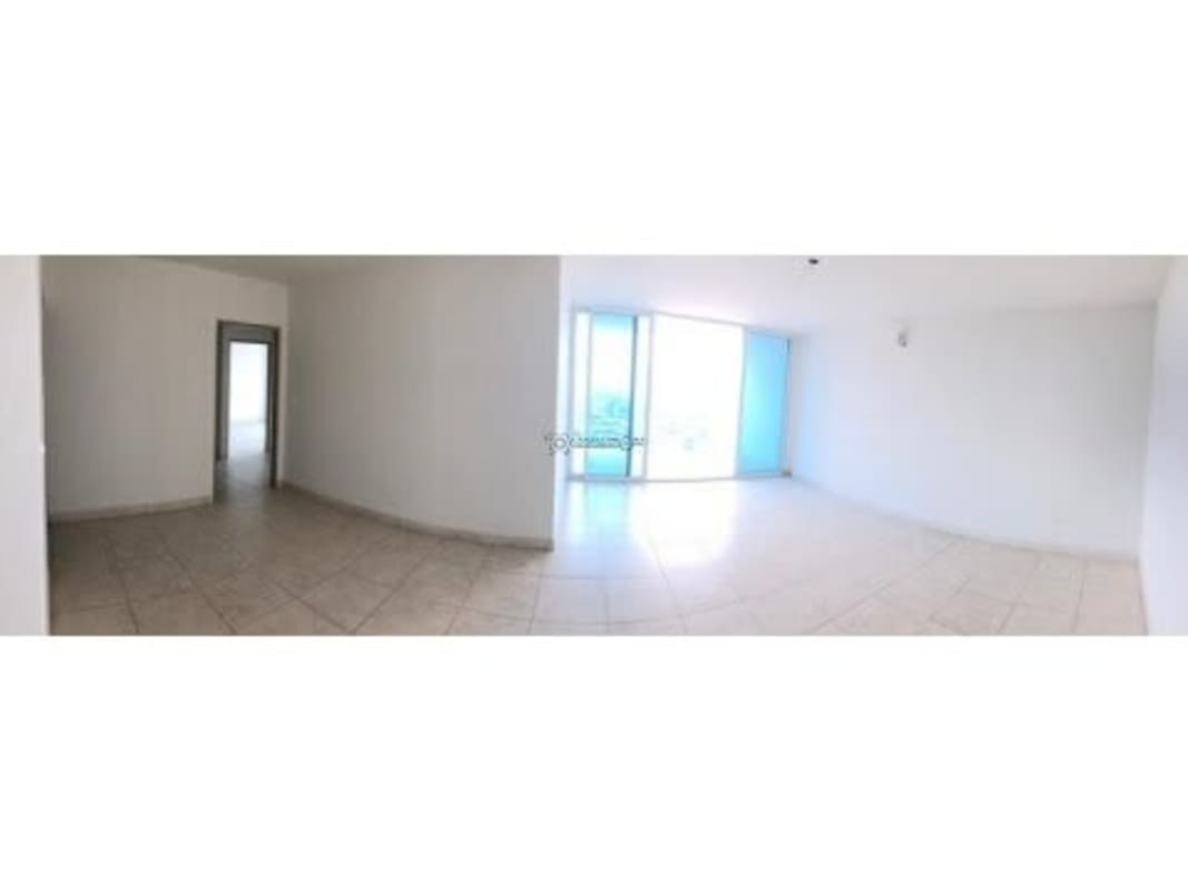 Panoramic balcony with city skyline view at PH Villa de las Fuentes Tower in El Dorado Panama City