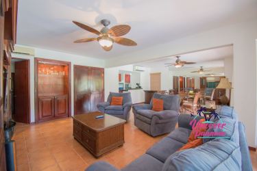 Bedroom with king bed, balcony and golf views in luxury townhouse Costa Blanca Decameron Panama