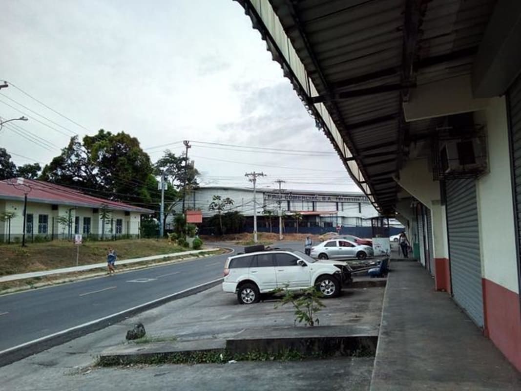 Aerial view of 1500m2 land with boundary outline near Agustín Arango Pedregal Panama City