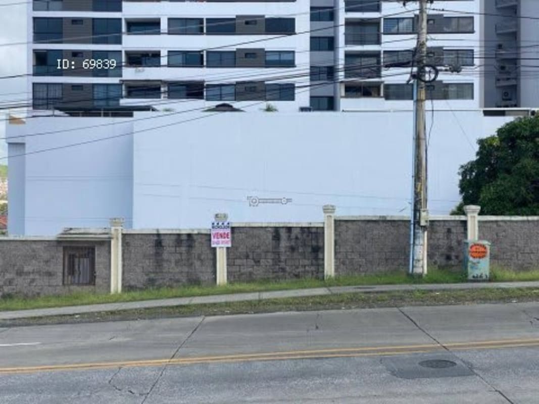 750 m2 Lot for Development in Condado del Rey, Panama City