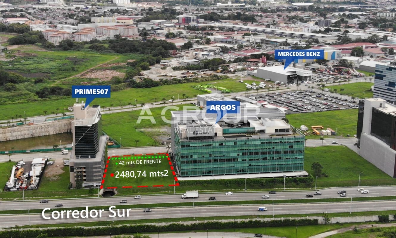 Urban development with skyline, commercial area, golf course in Santa Maria Panama