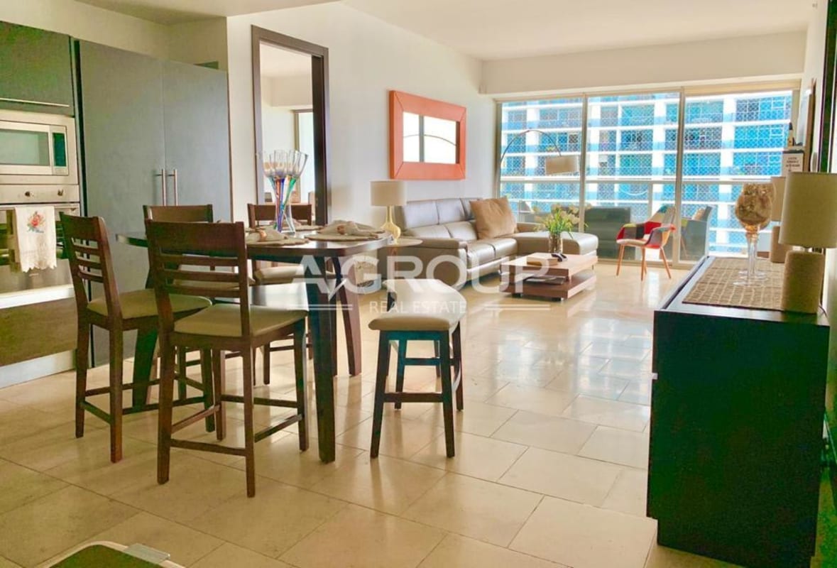 Double vanity luxury bathroom with marble finishes in Trump Ocean Club Punta Pacifica