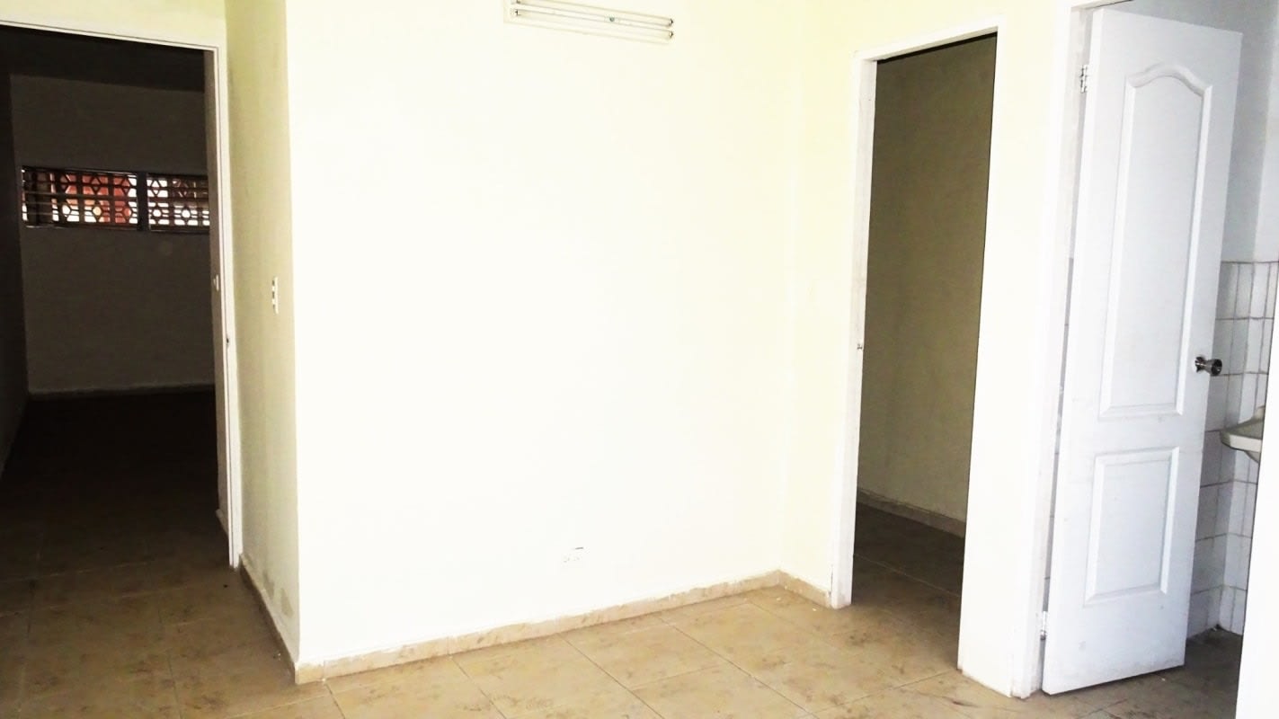 Large lot with parking spaces and green areas building for sale Panama