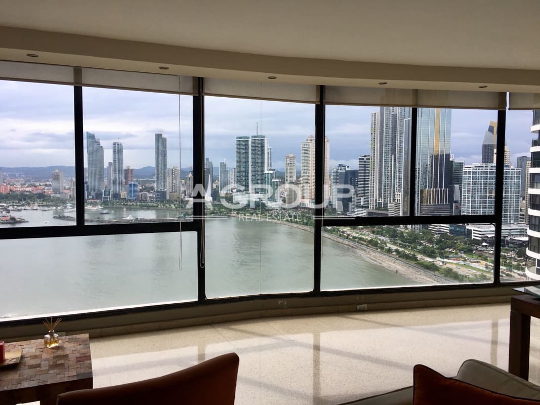 Kitchen with granite countertops stainless appliances PH Mar de Plata Punta Paitilla Panama