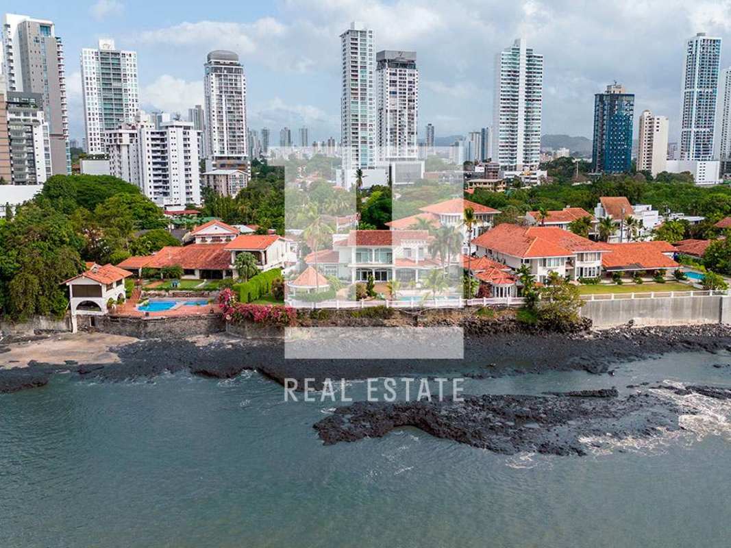 Infinity swimming pool with Jacuzzi facing Pacific Ocean and skyline in Coco del Mar Panama