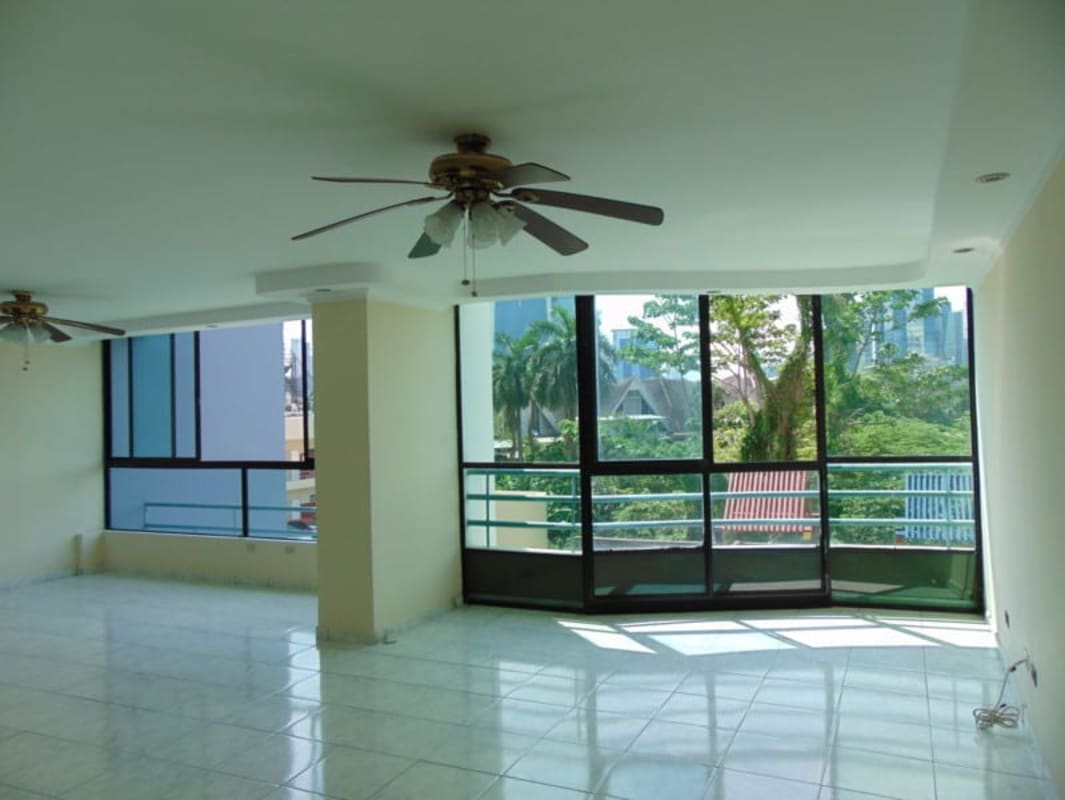 Spacious 3BR Apartment with Balcony PH Mirabel San Francisco