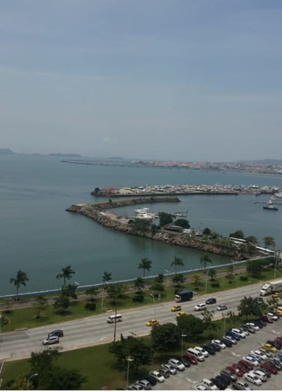 Master suite with king bed, ocean view windows and luxury ensuite bathroom PH BICSA Tower Panama