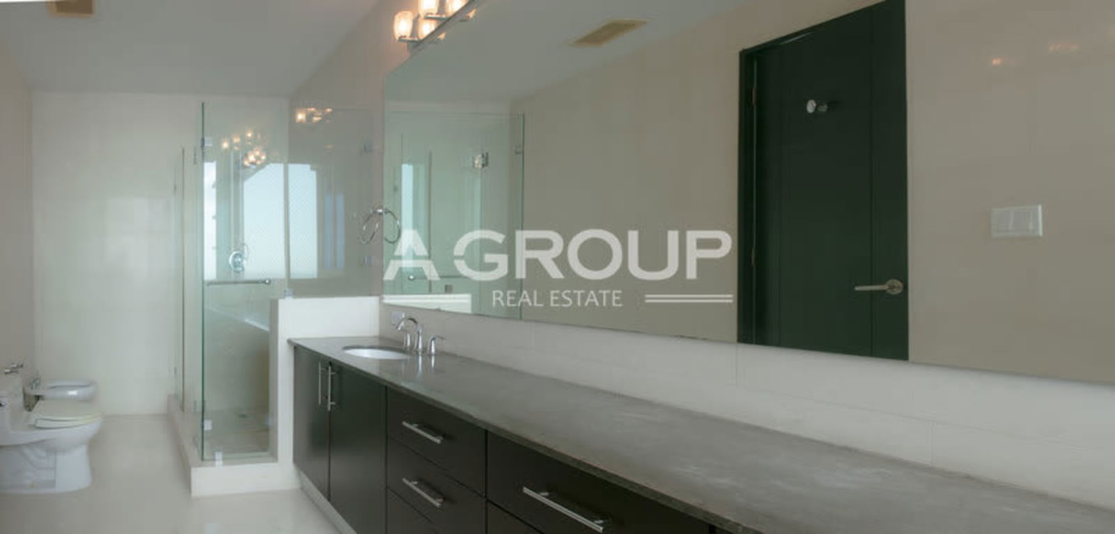 Panoramic gym with state-of-the-art equipment overlooking Pacific Ocean in The Point tower Punta Paitilla Panama