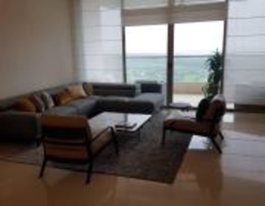 Large family room with windows and neutral decor PH Green View Santa Maria Panama Panama City