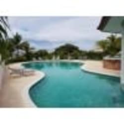Spacious 4BR Beach Condo Punta Barco Resort Gated