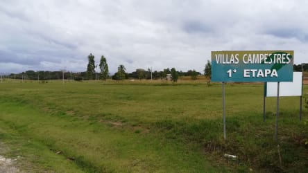 Large open field for residential house in Villas Campestres Rio Hato Panama