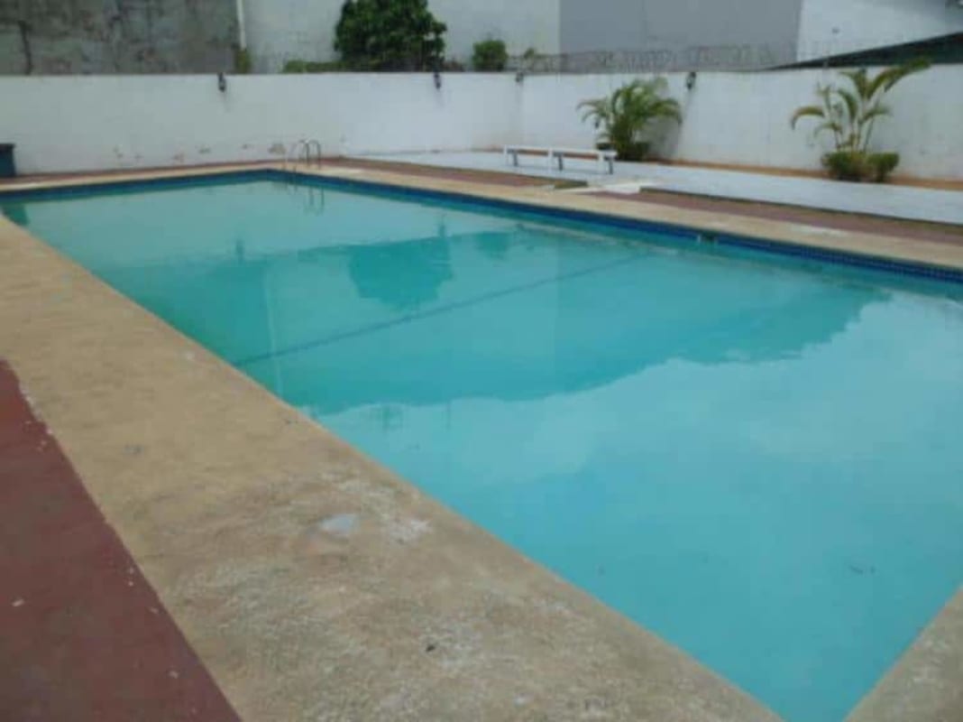 Infinity pool with skyline views rooftop PH Splendor By The Park Panama City