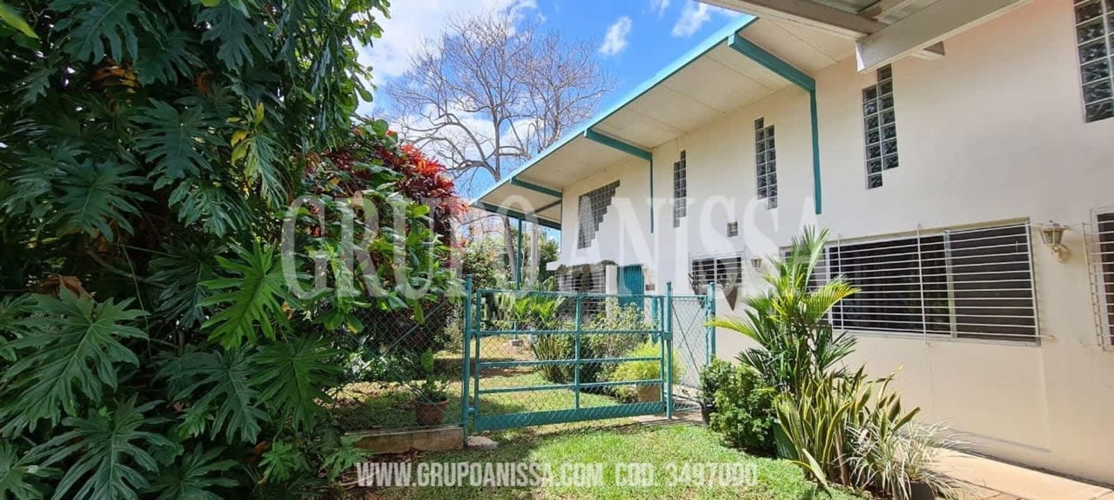Bathroom with bathtub, green walls, wood ceiling Diablo house