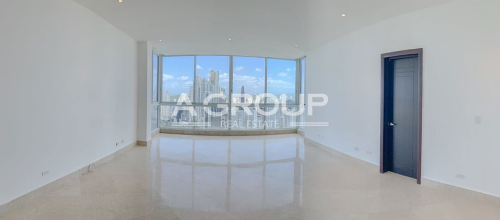 Luxury master bathroom marble finishes, Jacuzzi bathtub at The Point Tower Panama City