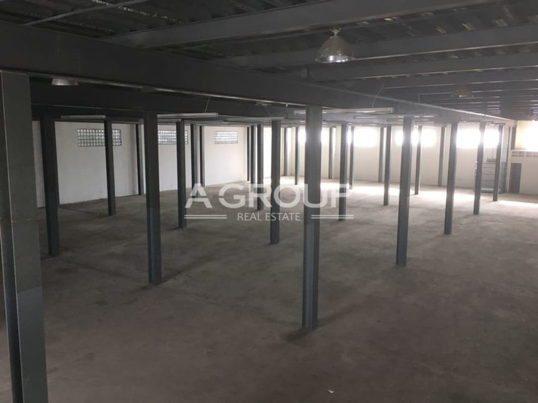 Spacious industrial warehouse with steel beams and concrete floors in Llano Bonito Panama