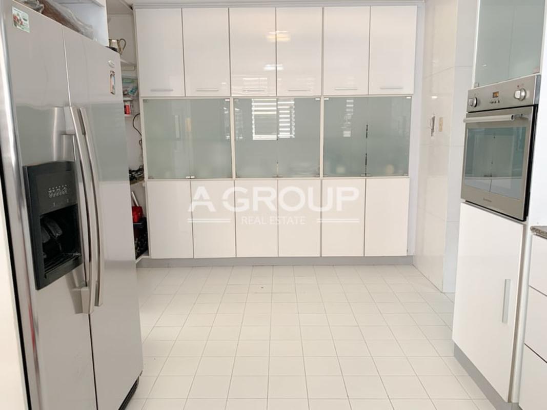 Luxury 3BR Apartment with Balcony in PH Majestic Punta Paitilla