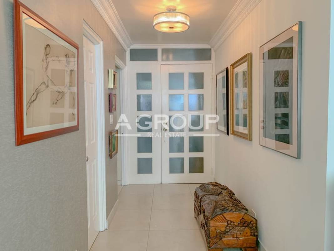 Living area with balcony access and ocean views Punta Paitilla apartment