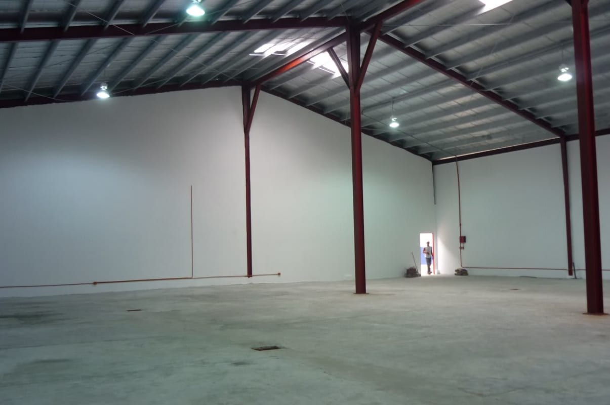 Warehouse with high ceilings, exposed steel beams, concrete floor Tocumen Panama