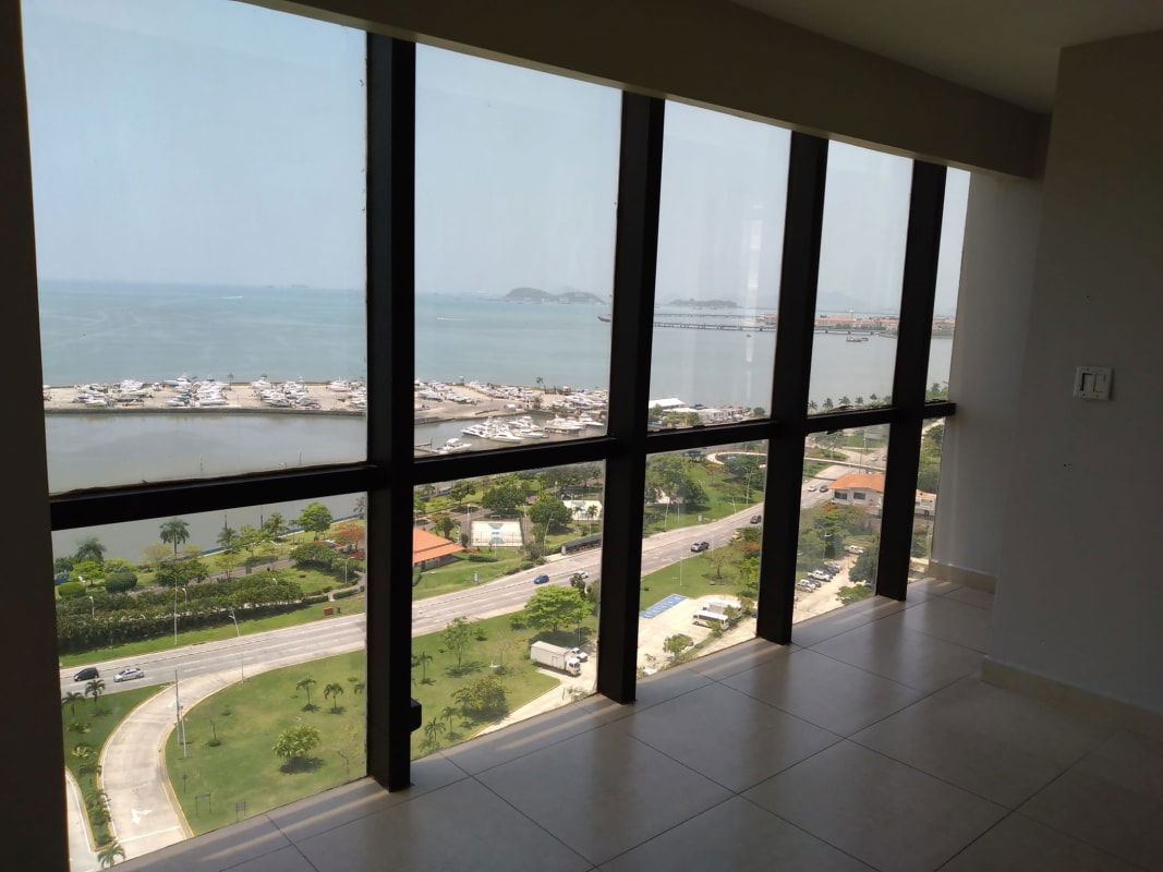 Bright corner office with panoramic ocean marina view at PH BAC Tower Panama