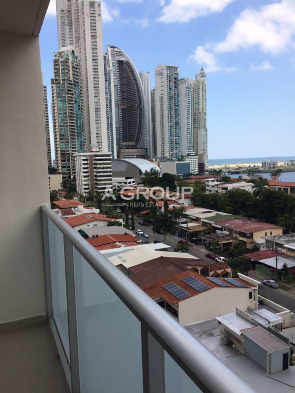 Bedroom in apartment at PH Pacific Sky with closet and natural lighting in Punta Pacifica Panama