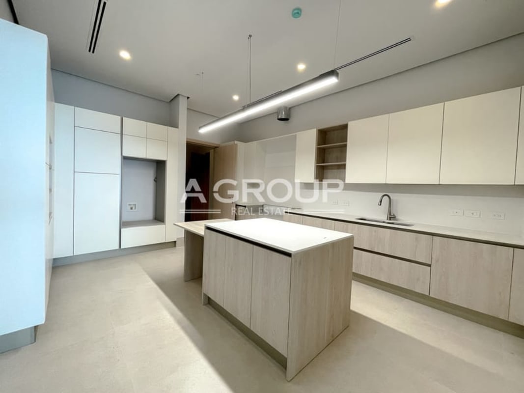 Modern luxury kitchen with central island in Ocean Pearl Ocean Reef Islands Panama City