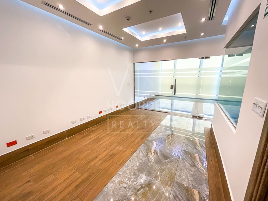 Luxury 110m² Office for Rent in Torre Arifa Santa María