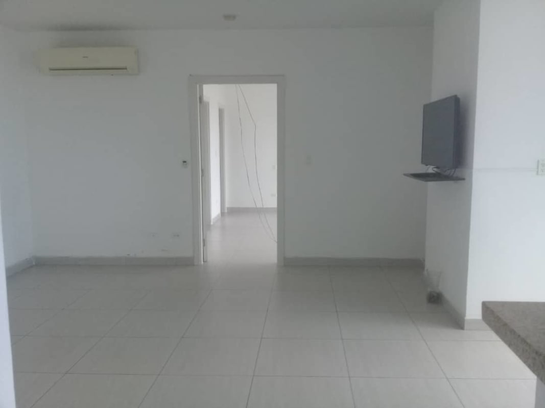 High-rise tower facade of PH Le Mare overlooking Pacific Ocean in Coco del Mar