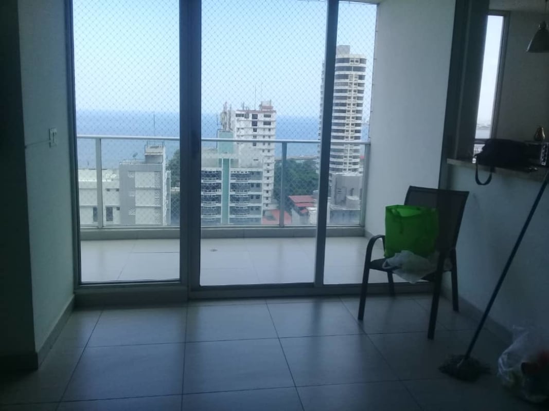 Modern kitchen with granite countertops, city views, gas stove at PH Le Mare Coco del Mar Panama