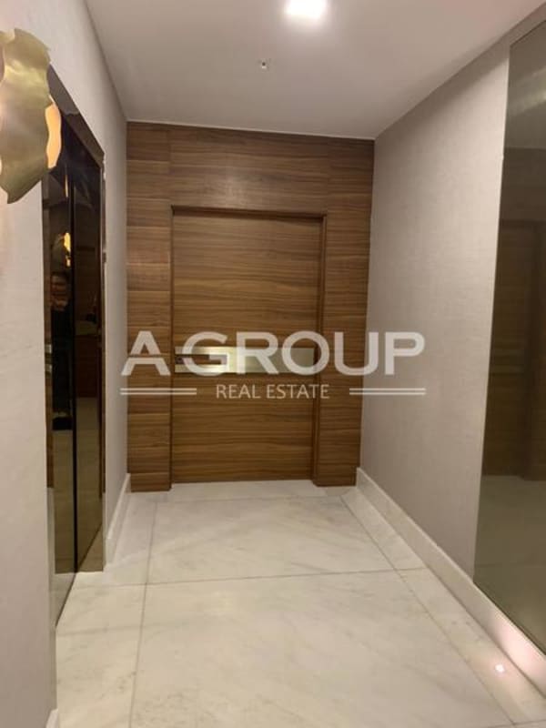 Private balcony with skyline and ocean view at PH The Residences Panama