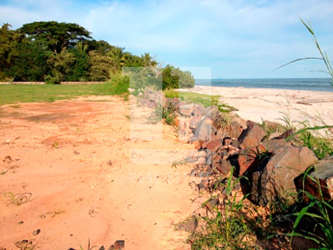 Beachfront estate property with sandy coastline, ocean views in Punta Barco Panama