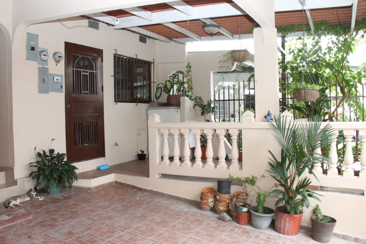 Living room with ceiling fan and tiled floors in El Bosque Residence Panama City
