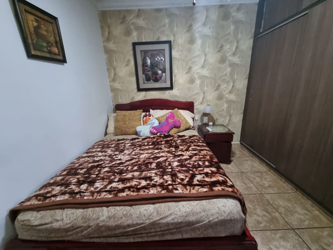 Bathroom with shower enclosure, ceramic tiles PH Carrasquilla Panama