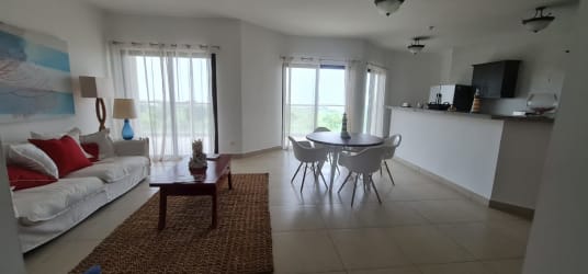 Secondary bedroom in oceanfront condo with closet Las Olas Tower Vista Mar Panama