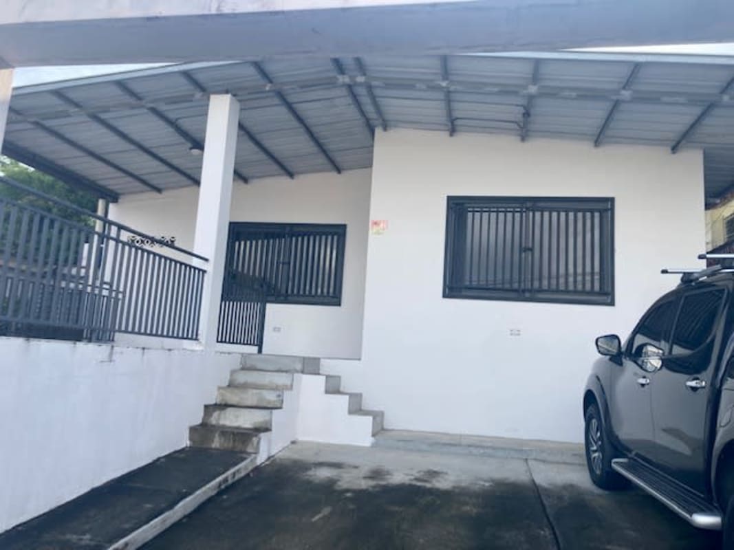 Spacious 3BR House with Balcony Betania Panama City