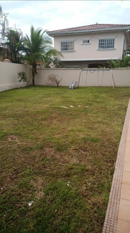 Royal Country gated entrance with 24-hour security booth in Condado del Rey Panama