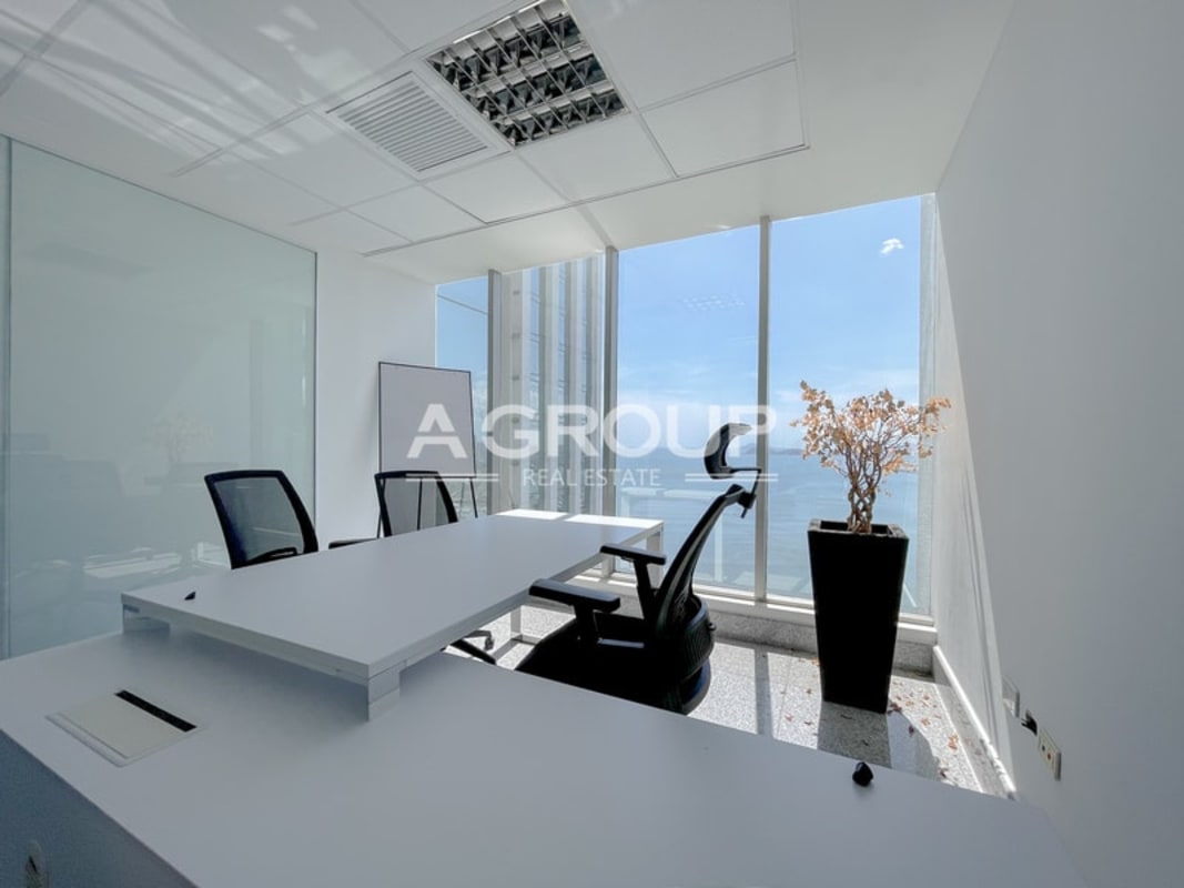 Elegant office reception area with lounge in BICSA Tower Panama