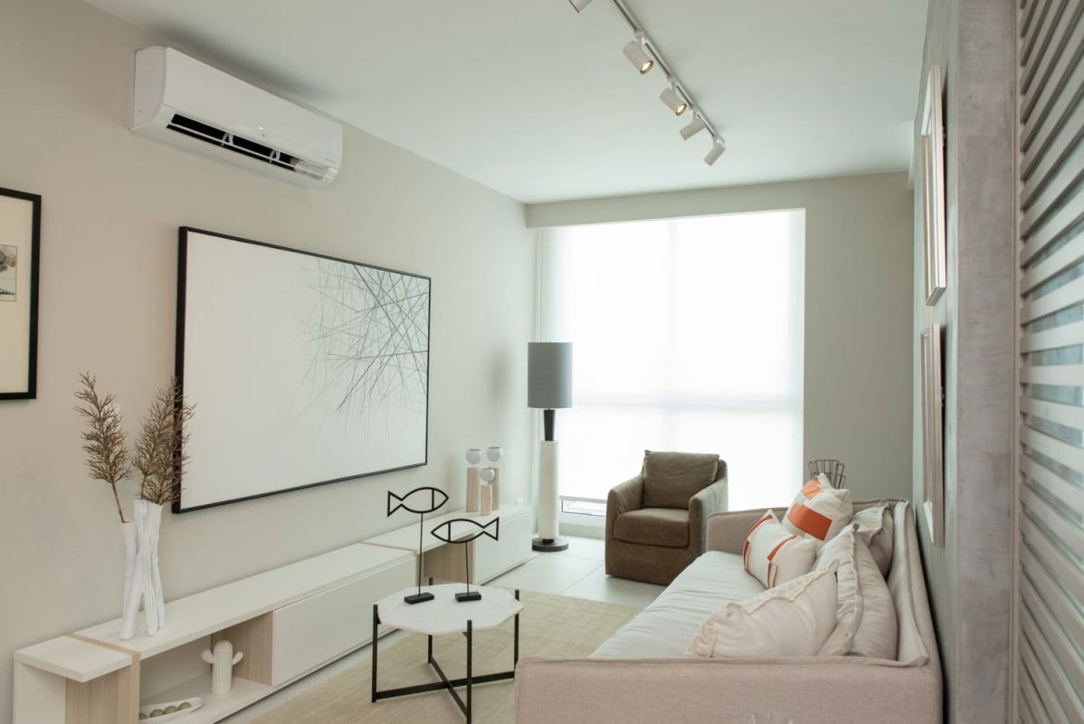 Spacious luxury kitchen with quartz countertops and quality finishes in PH Waterfall Tower