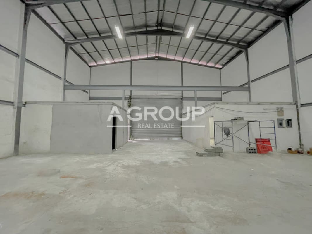 Warehouse 825m2 12m Height Offices Río Abajo