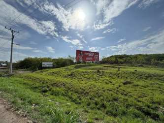Commercial development land adjacent to new Terpel gas station on Panamericana Highway Aguadulce Panama
