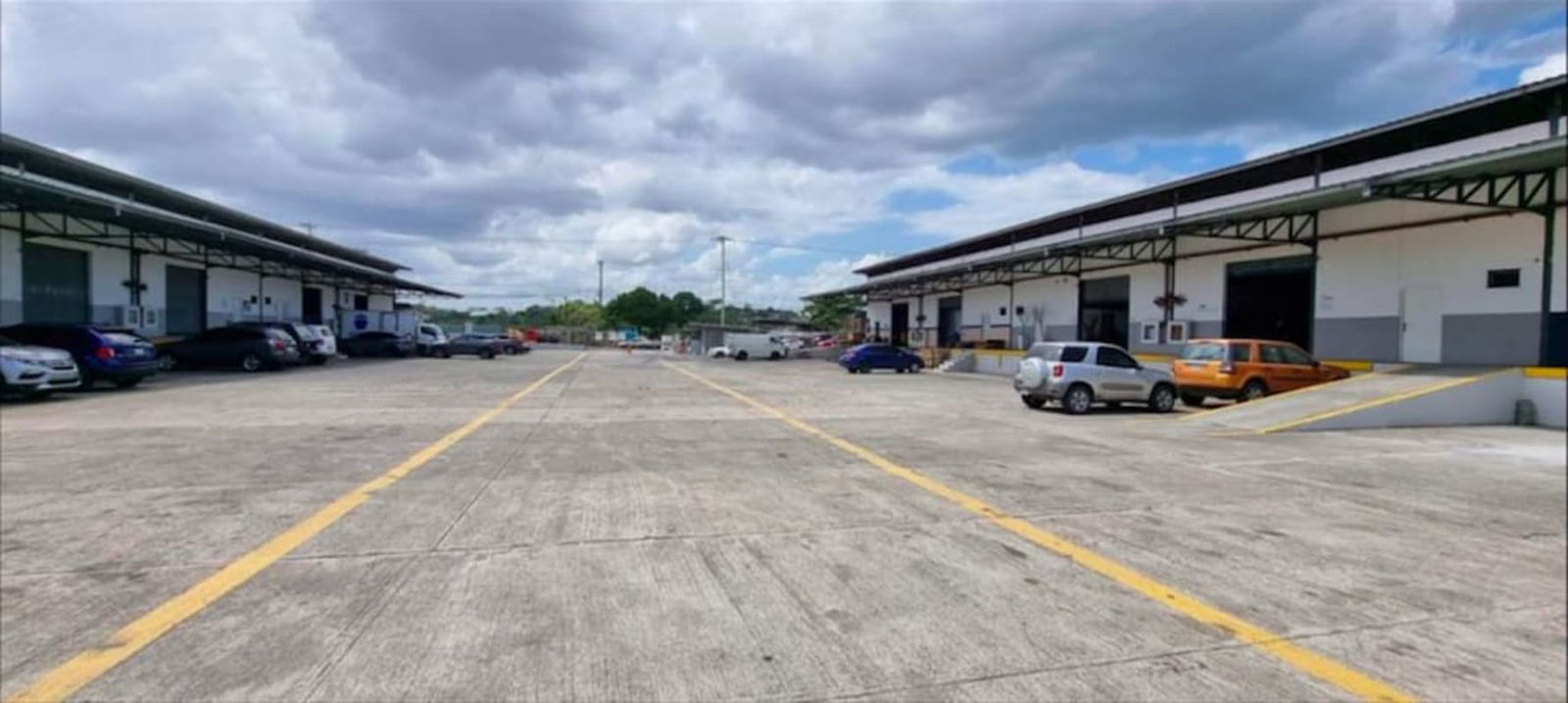 Spacious exterior loading yard with trucks access at PH Tocumen Logistic Center Panama City