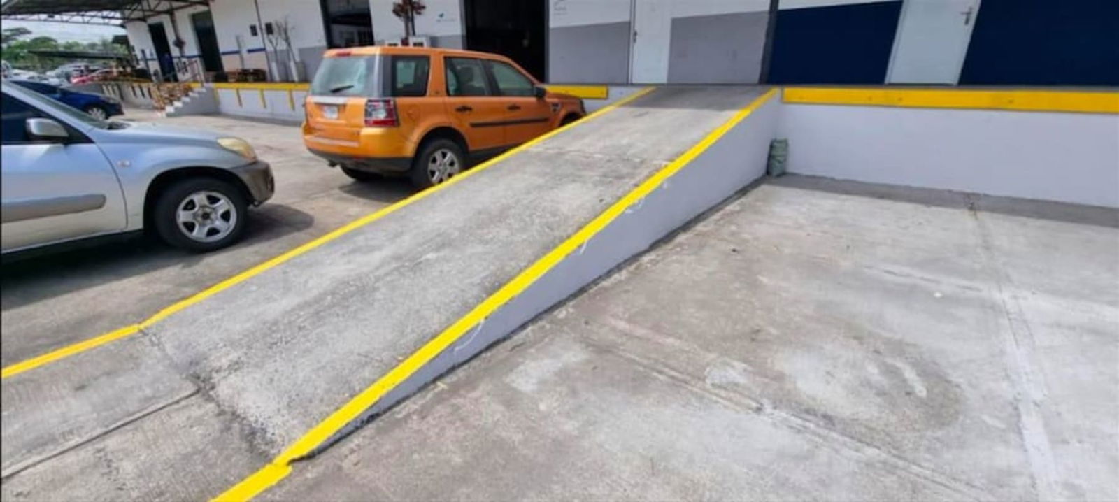 Front exterior with loading dock and truck access at PH Tocumen Logistic Center Panama