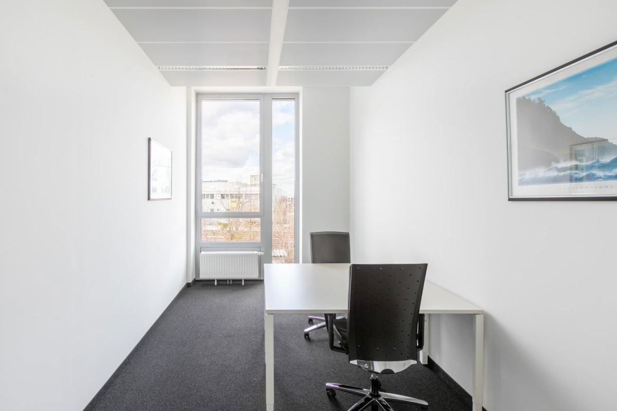 Private 10m² Furnished Office for 2 Financial District