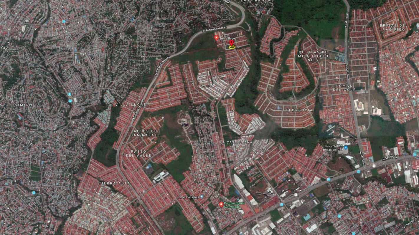 Satellite view showing vacant property for sale within Sun Village community urban plan El Crisol Panama.