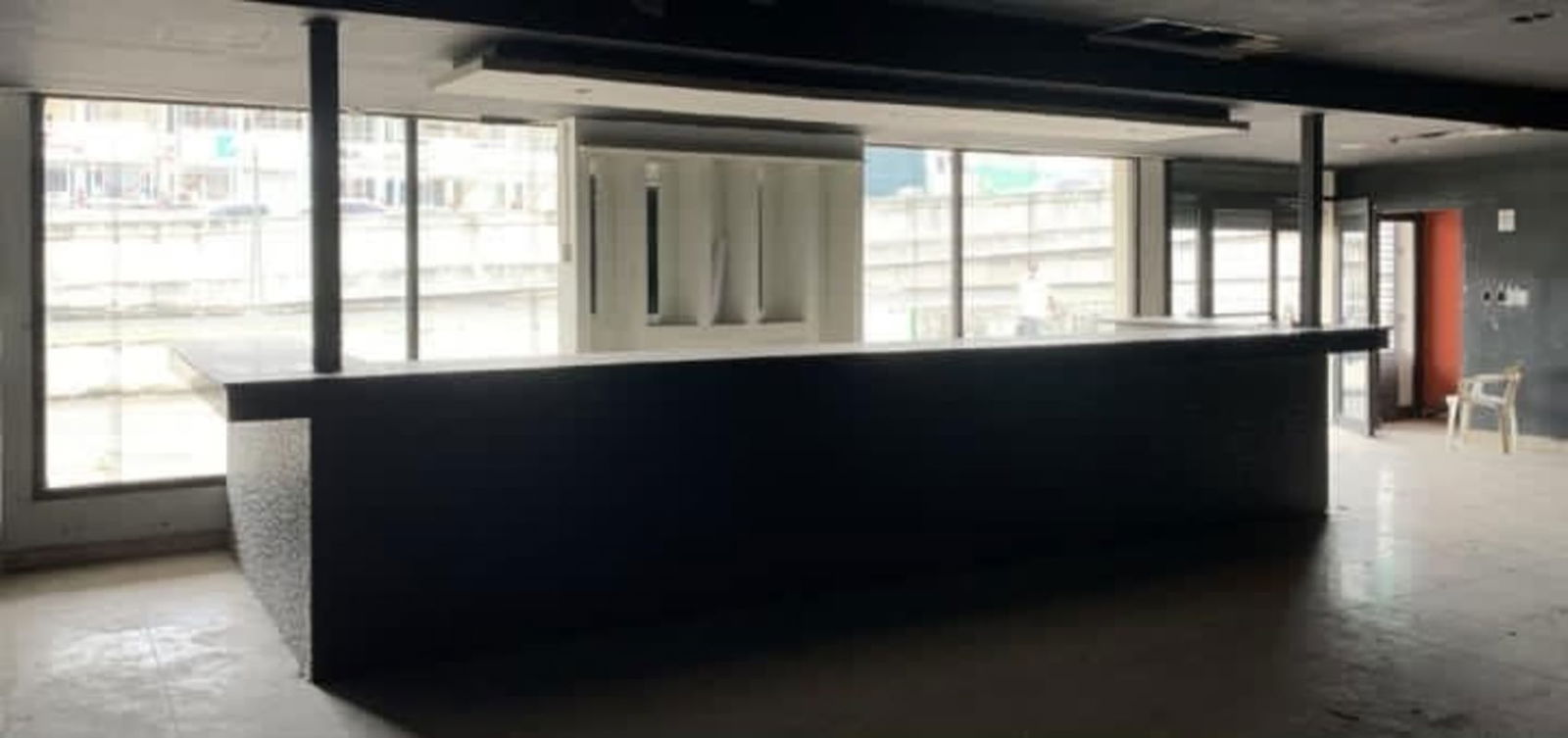 Large open commercial warehouse space with mezzanine near Transistmica Los Ángeles Panama City