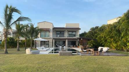Two-story luxury house with gardens pool and oceanfront terrace Casamar Panama