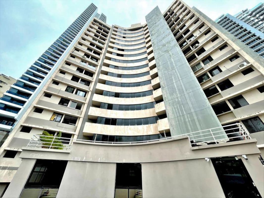 Exterior modern high-rise with wavy balconies and glass windows PH Royal Princess Punta Paitilla Panama